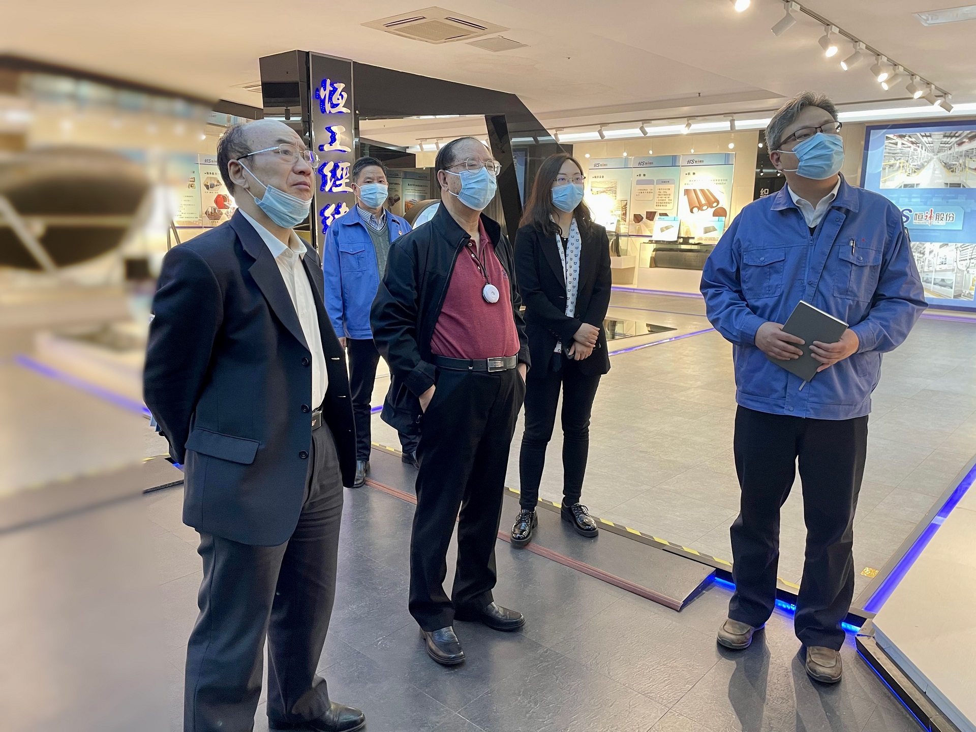 251656122690181540.jpeg 中國開發(fā)區(qū)協(xié)會會長師榮耀一行蒞臨恒神股份調(diào)研指導(dǎo)工作.jpg